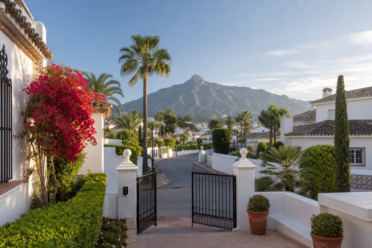 Living in Nueva Andalucía: What a Week Actually Looks Like