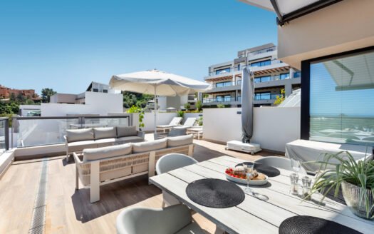 Marbella | 3-Bed Penthouse with Rooftop Terrace